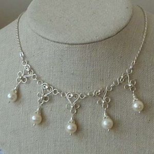 Evi Pertens, silver and pearl necklace
